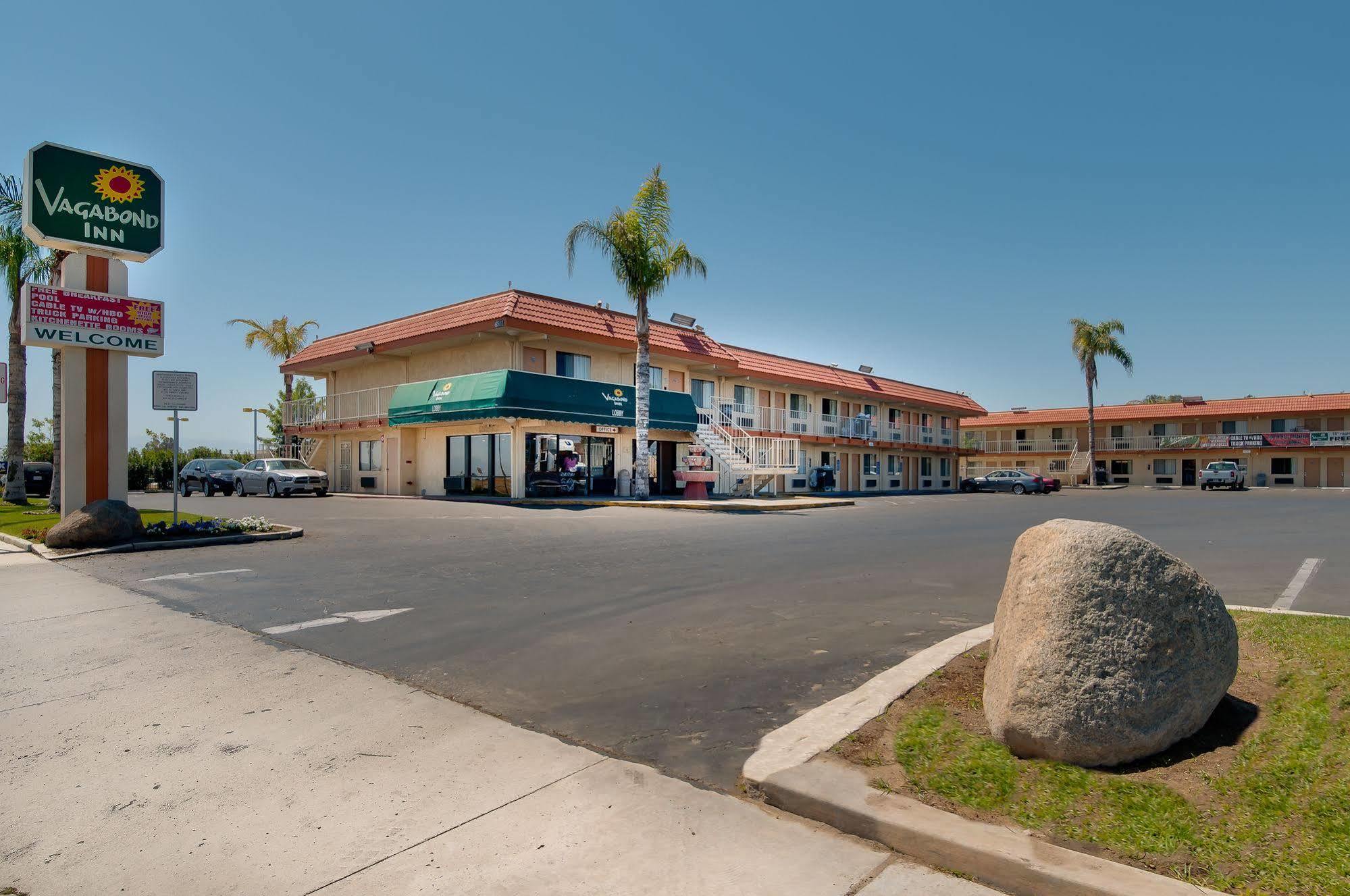 Vagabond Inn Bakersfield South Exterior photo